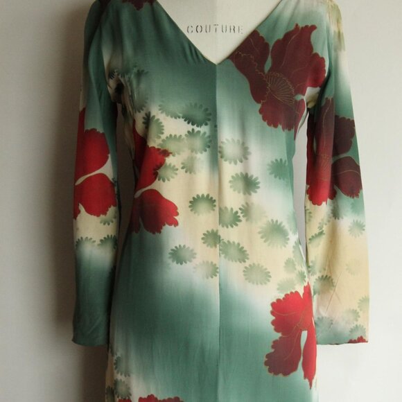 Vintage 1960s Dress, Green and Red Asian Rayon Maxidress with Iris Floral Print - Picture 3 of 10